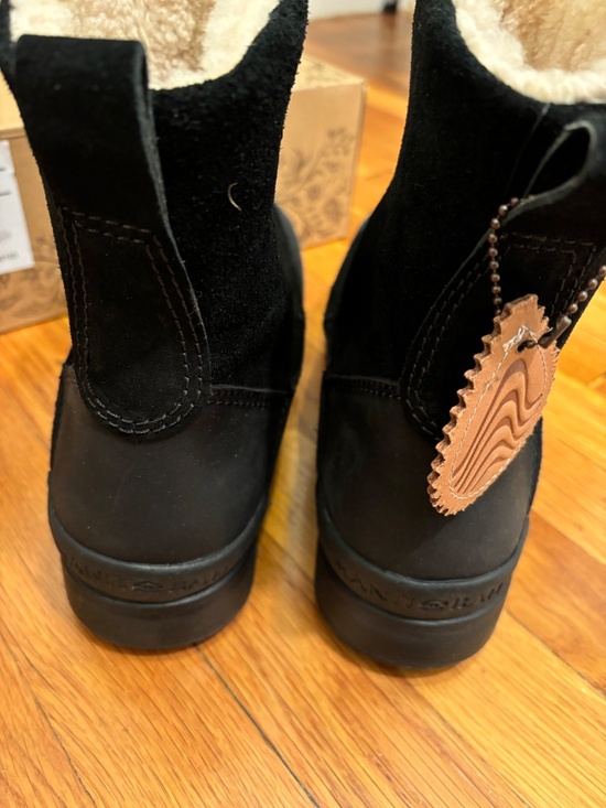 NWT Manitobah Waterproof Lined Boot main image 2